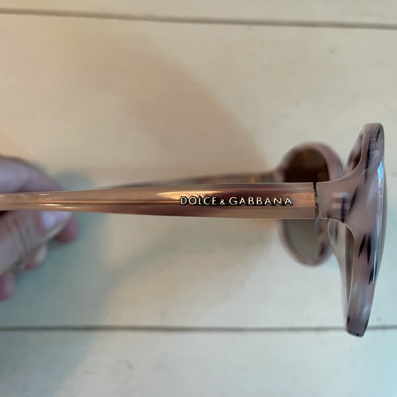 Amazing Dolce & Gabbana Sunglasses - Picture 3 of 3